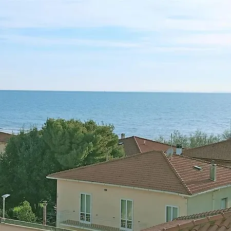 A 50 Mt Dal Mare Appartement *